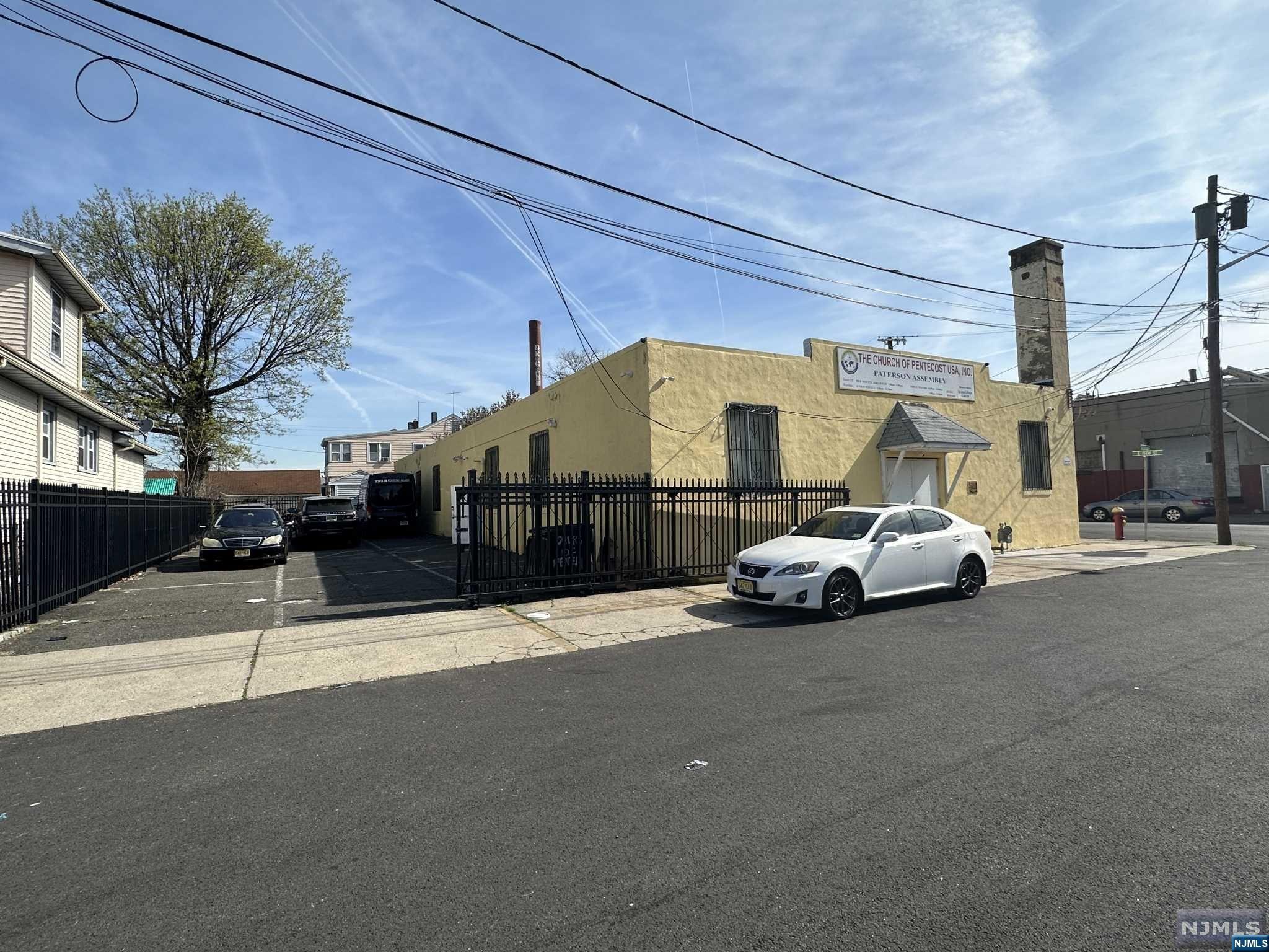 85-89 Sassafras Street — photo 5