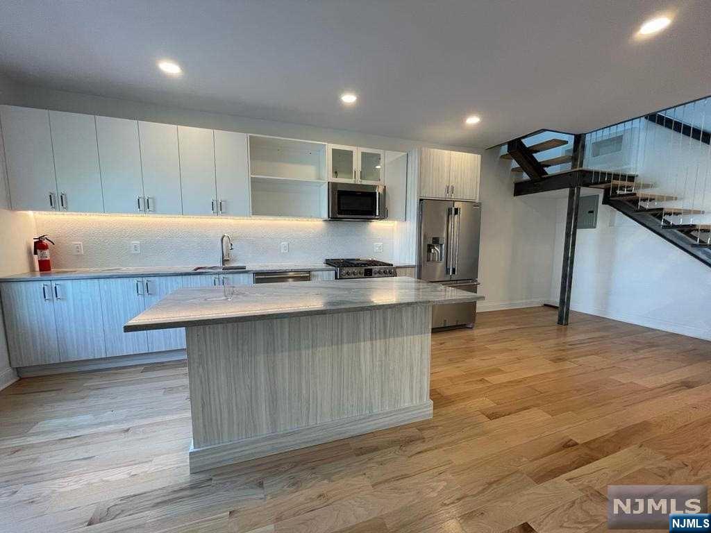 9009 Riverside Place Unit 3 - Photo 4