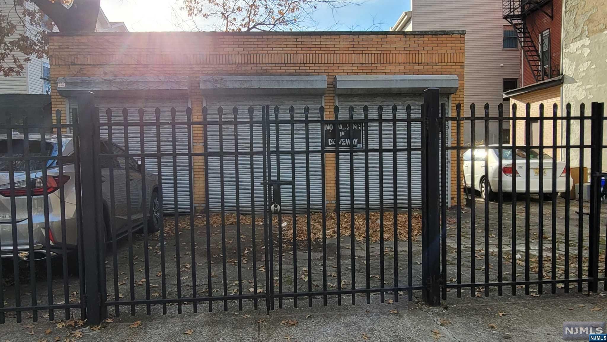 24 Martin Luther King Drive — photo 7