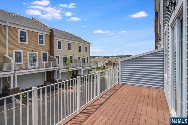 57 Parkside Ln, Teaneck, NJ 07666
