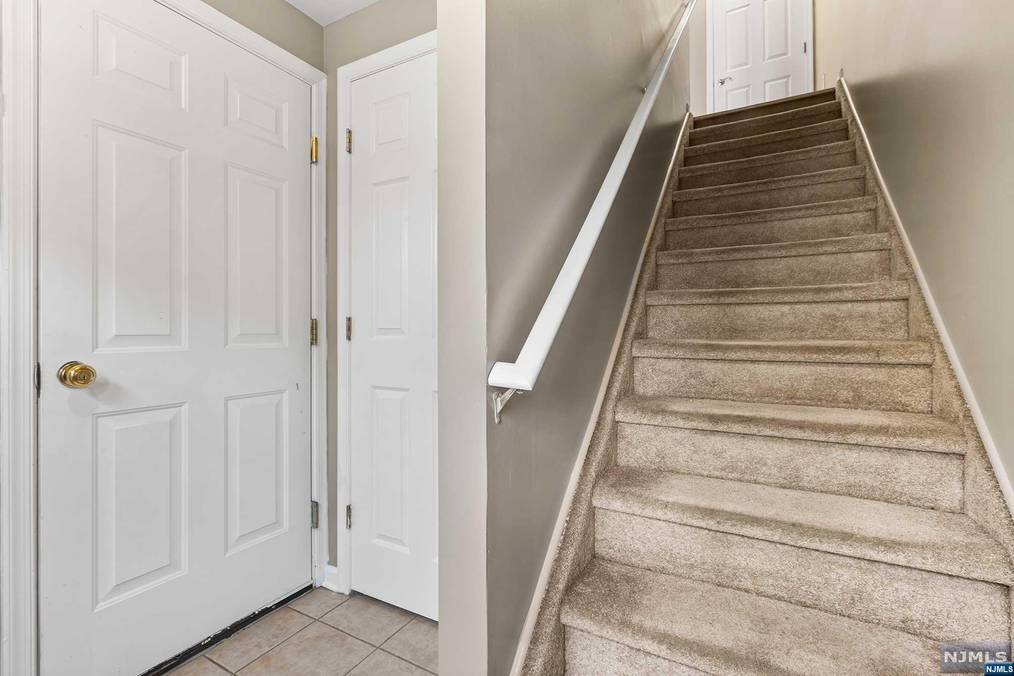 15 Zabriskie St #1505, Hackensack, NJ 07601