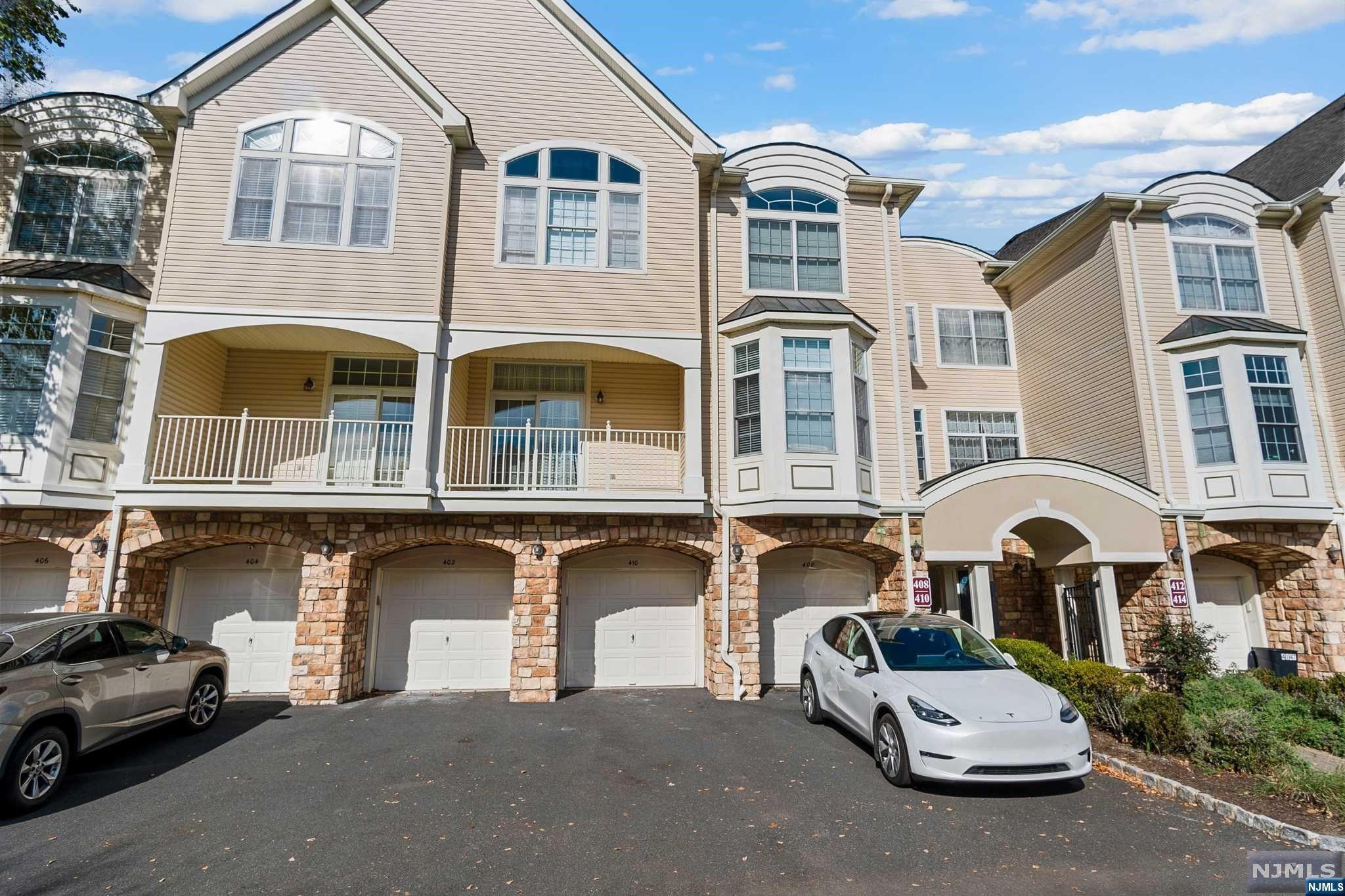 Homes for sale in Livingston, NJ | 410 Turlington Ct, Livingston, NJ 07039 | MLS# 23034441