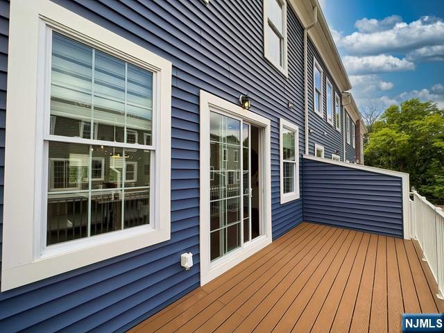 63 Parkside Ln, Teaneck, NJ 07666
