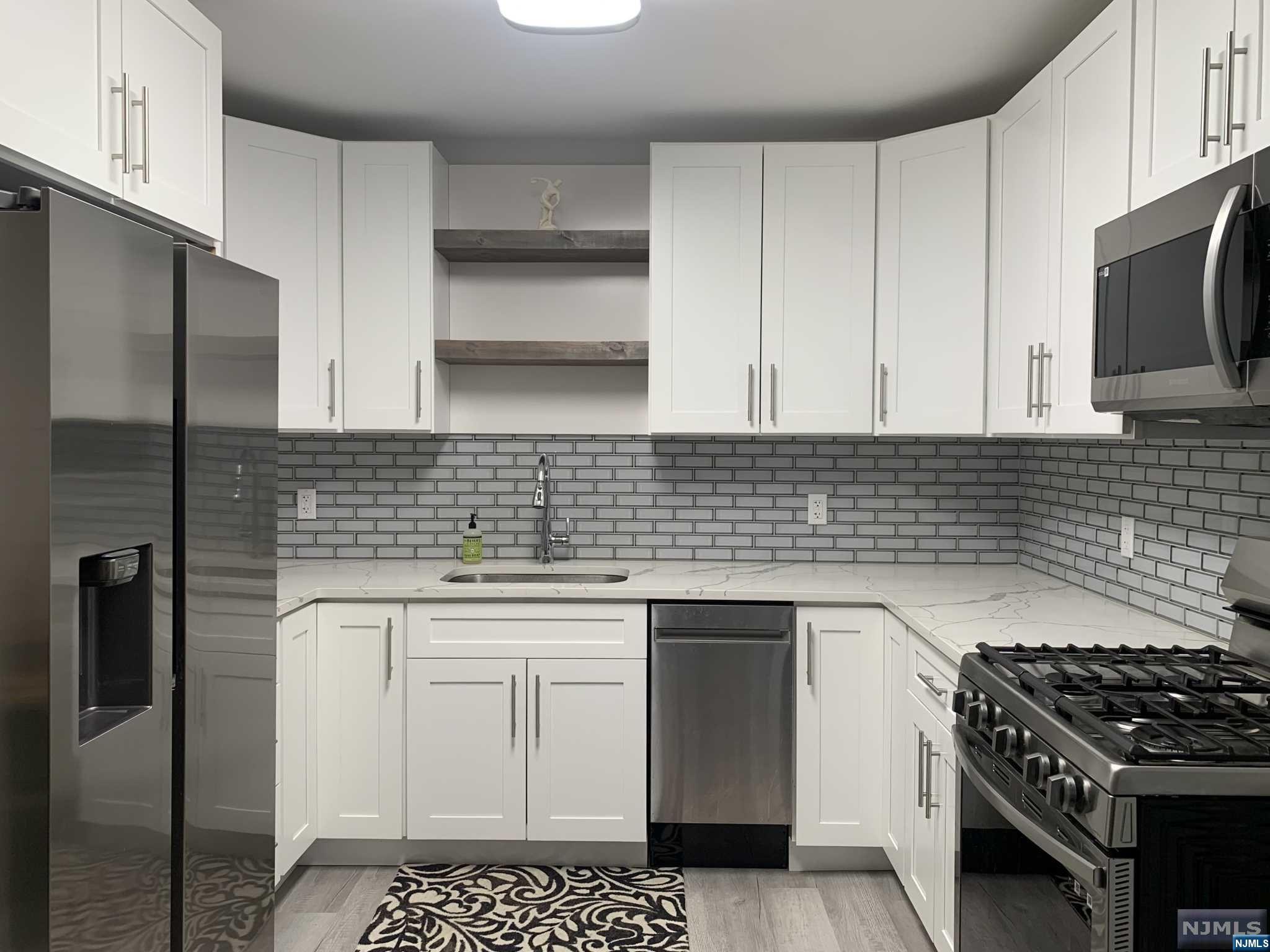 2160-center-ave-4i-fort-lee-nj-07024/hzid_ab4ea3f3