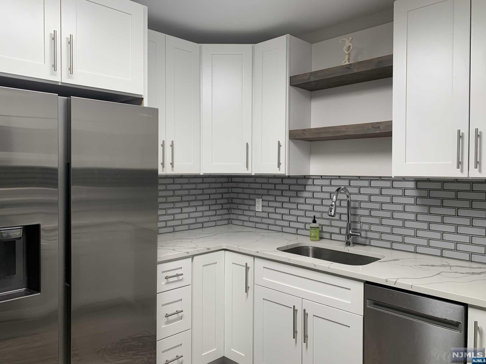 Photo 1 of Condominium at 2160 Center Ave #4I, Fort Lee, NJ 07024 | MLS# 24003343 |  | Sold on 2024-02-29