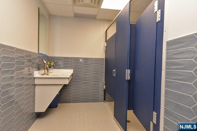 2 Forest Avenue, Oradell, NJ, 07649