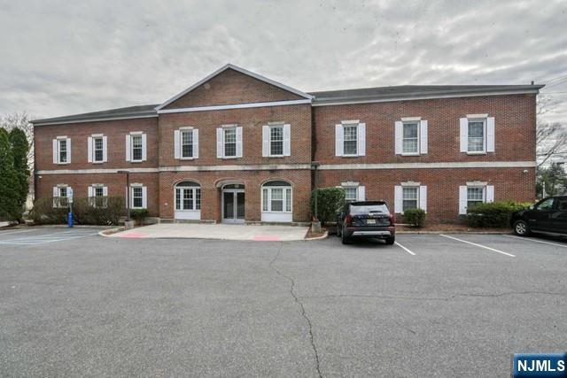 2 Forest Avenue, Oradell, NJ, 07649