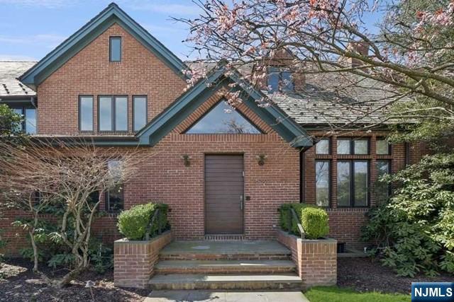 532 Winthrop Road - Photo 2