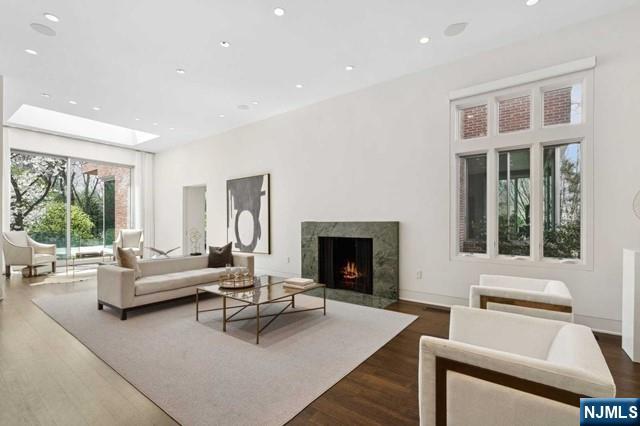 532 Winthrop Road - Photo 3