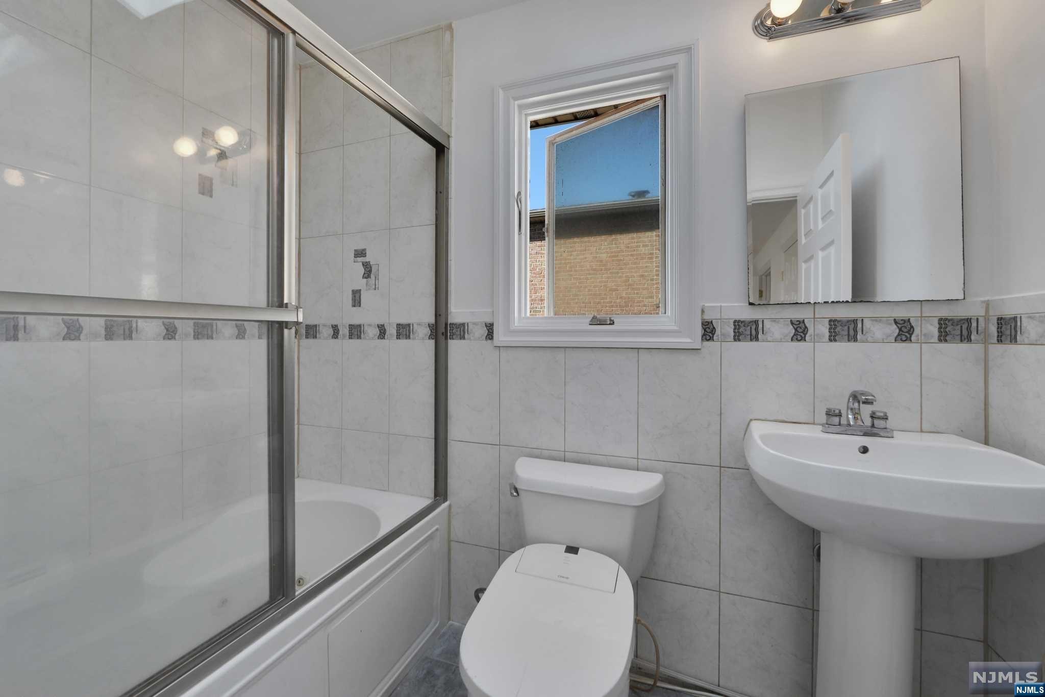 539B 3rd Street #B — photo 23