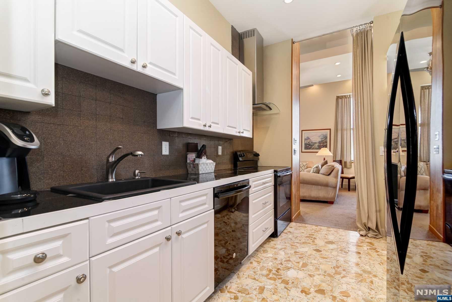 Photo 4 of Condominium at 111 Mulberry St #9D, Newark, NJ 07102 | MLS# 24019360 |  | Sold on 2024-08-05