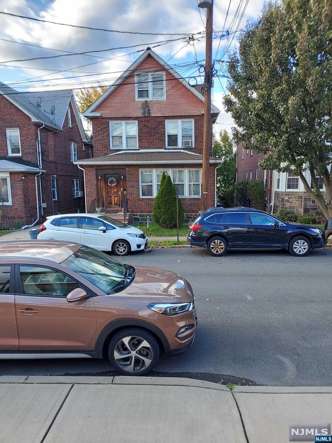 515 Saint Pauls Avenue - Photo 1