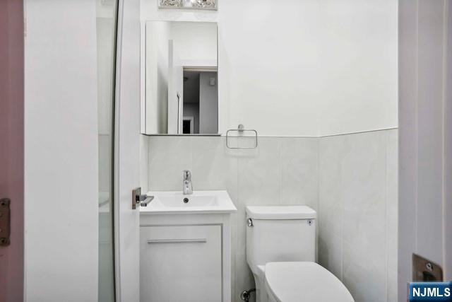118 Sunset Ln, Tenafly, NJ 07670