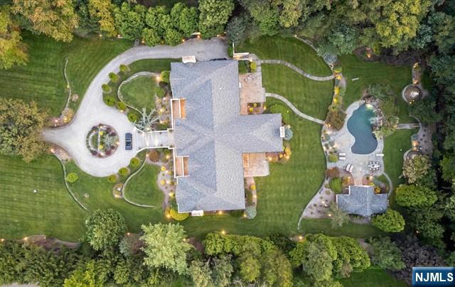 51 Chestnut Ridge Road