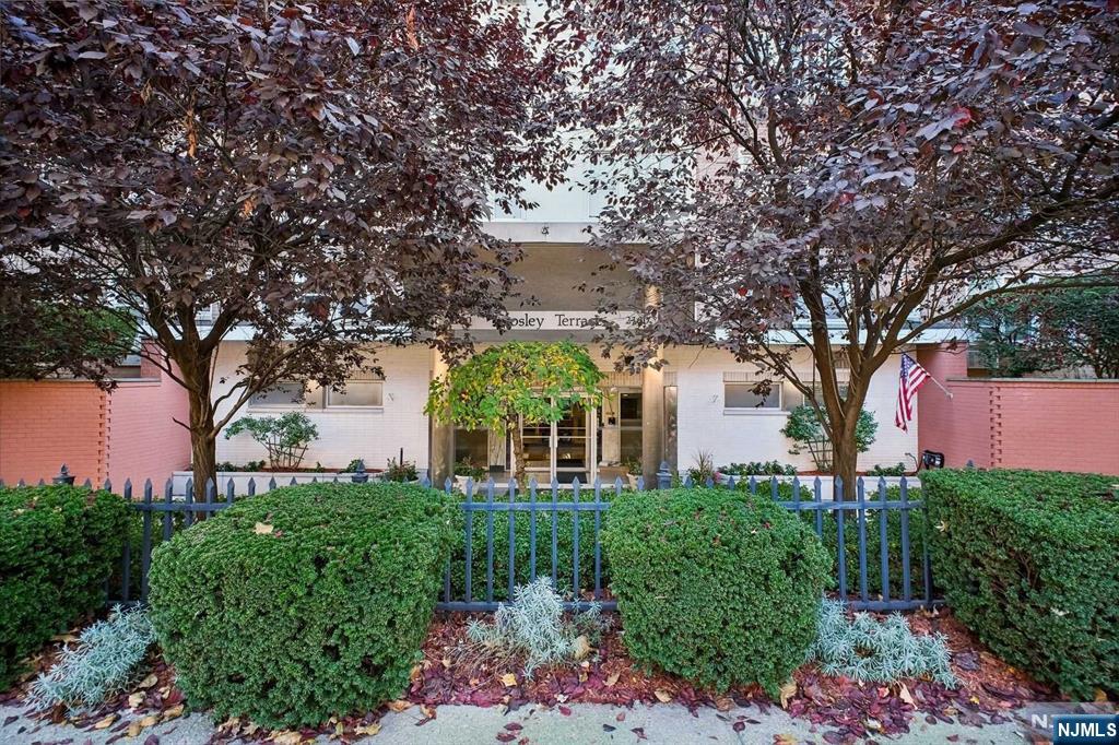 2160-center-ave-3i-fort-lee-nj-07024/hzid_ebed708e