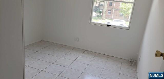 539 Broad Avenue — photo 9