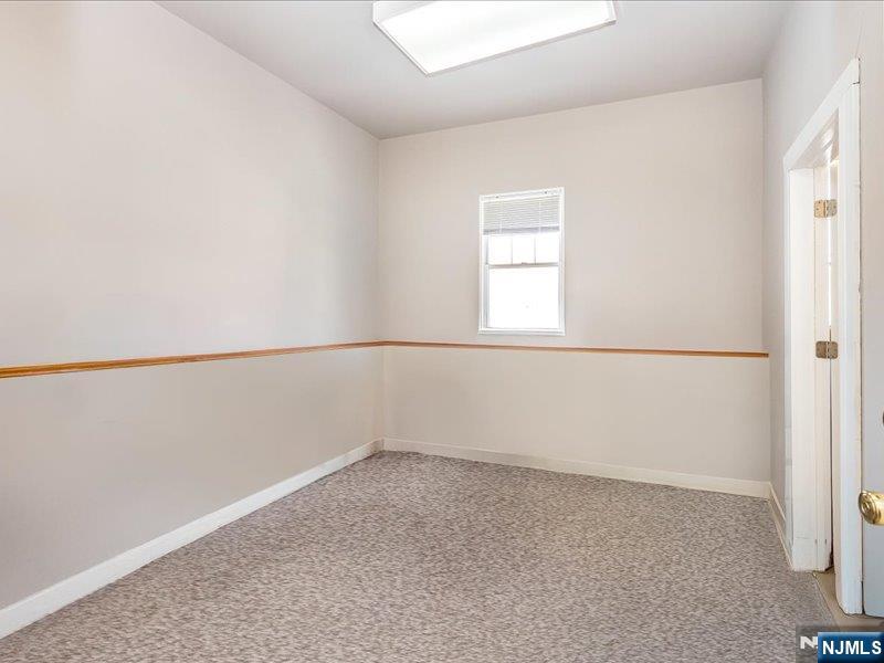 180 Glenridge Avenue — photo 6