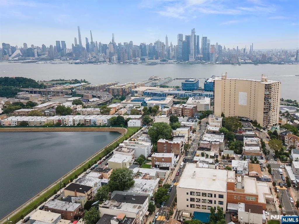 161 18th 4C - Photo 3