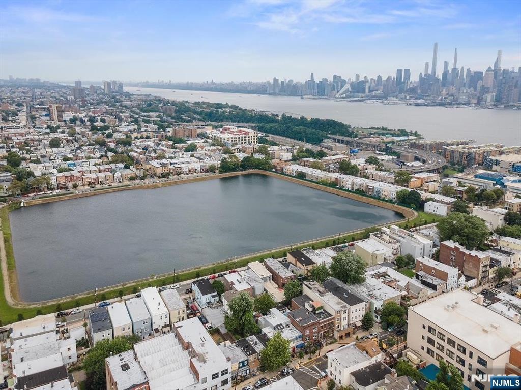 161 18th 4C - Photo 4