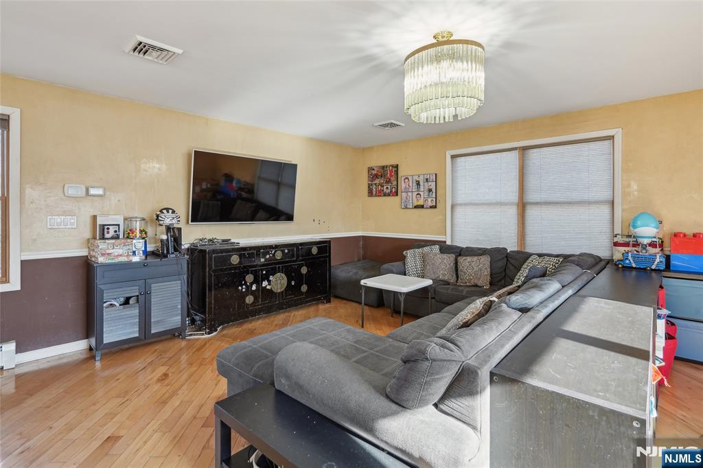 220 Webster Avenue — photo 21