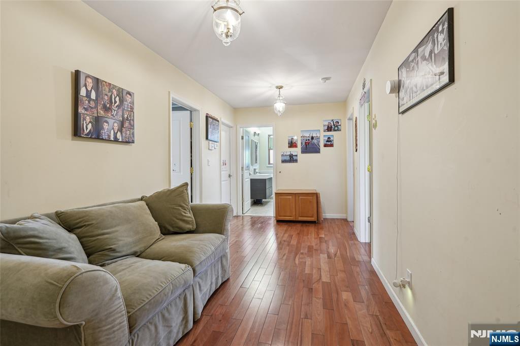 220 Webster Avenue — photo 26