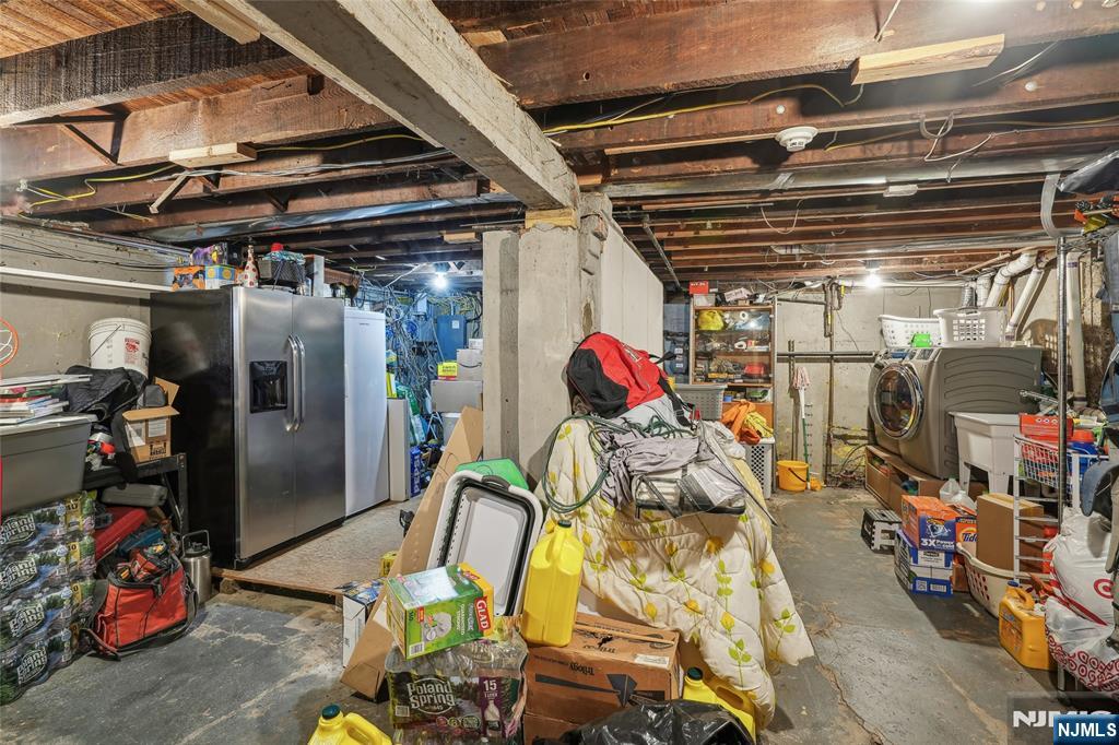 220 Webster Avenue — photo 36