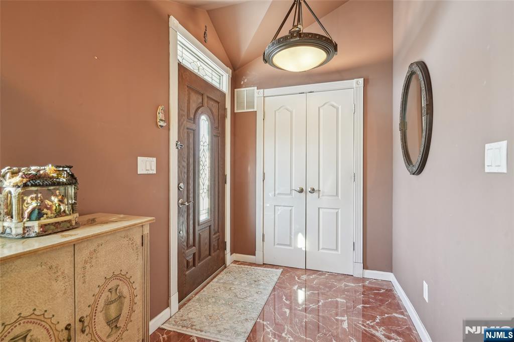 220 Webster Avenue — photo 10