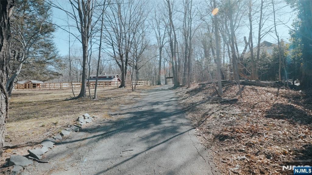 98 E Saddle River Road - Photo 2