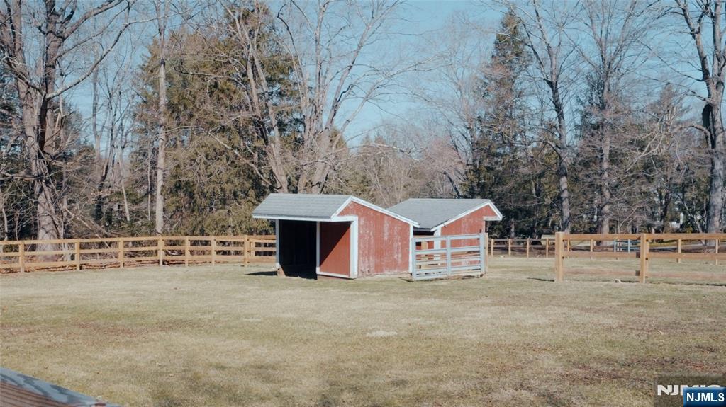 98 E Saddle River Road - Photo 5