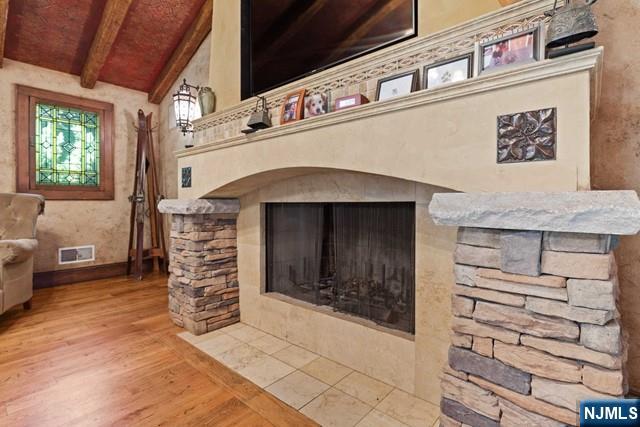 12 Alcott Road — photo 3