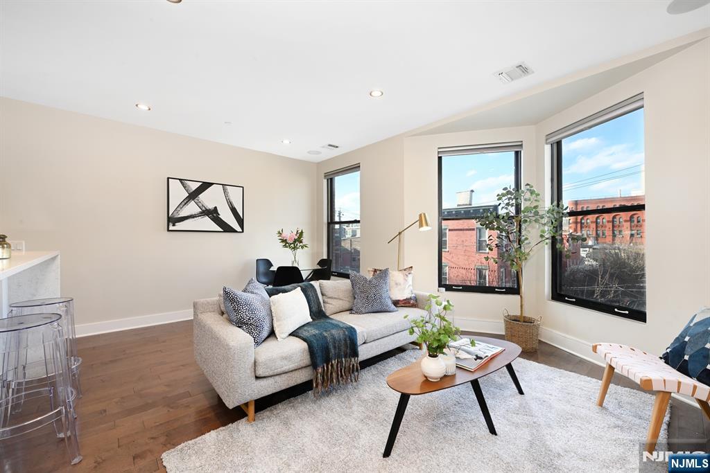 227-4th-street-301-jersey-city-nj-07302/hzid_f72ba527