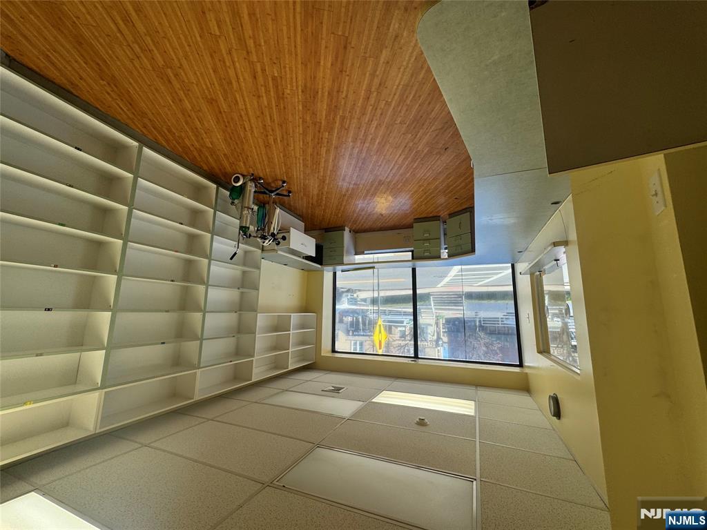 634 Anderson Avenue - Photo 2
