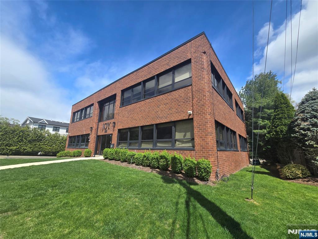 228 Rivervale Road, River Vale, NJ, 07675