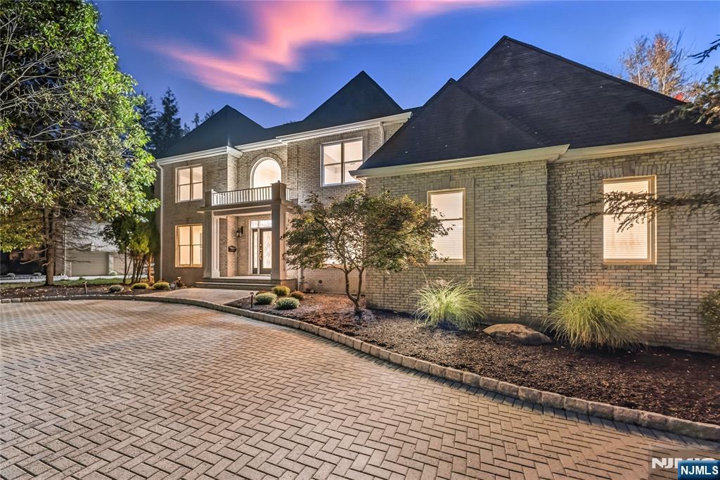 32 Moeser Place - Photo 4