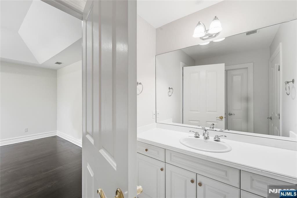 32 Moeser Place — photo 38