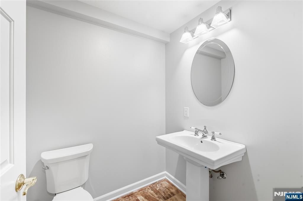 32 Moeser Place — photo 46