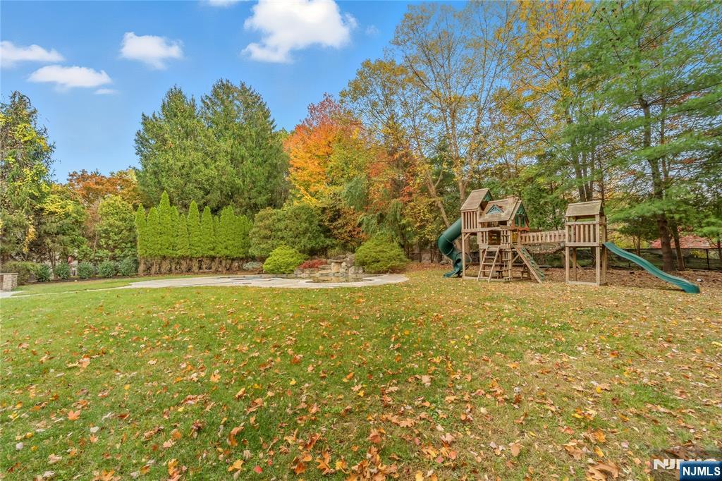 32 Moeser Place — photo 47
