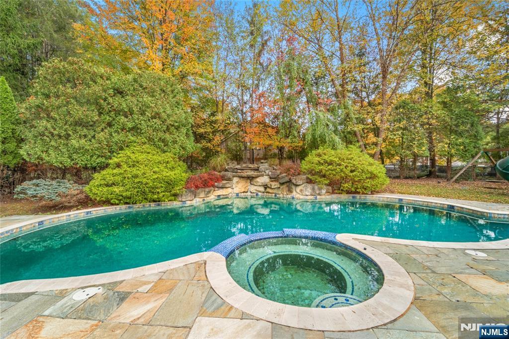 32 Moeser Place — photo 49