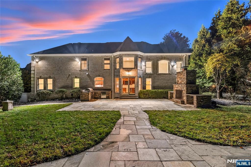 32 Moeser Place — photo 6