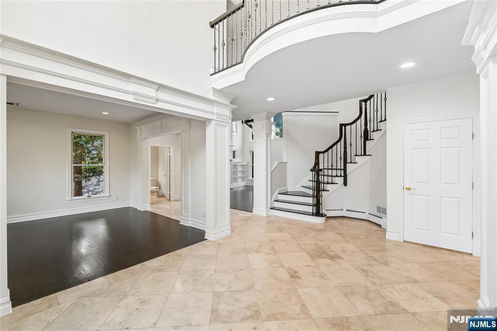 32 Moeser Place — photo 9