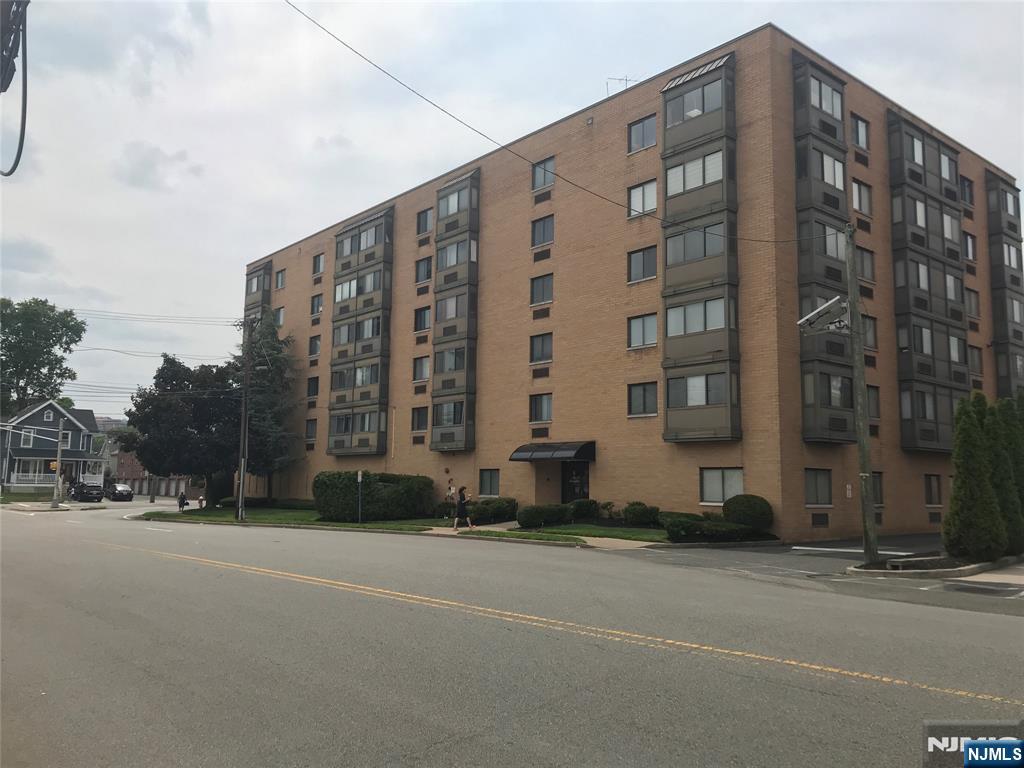 5 Linden Street 3C - Photo 1