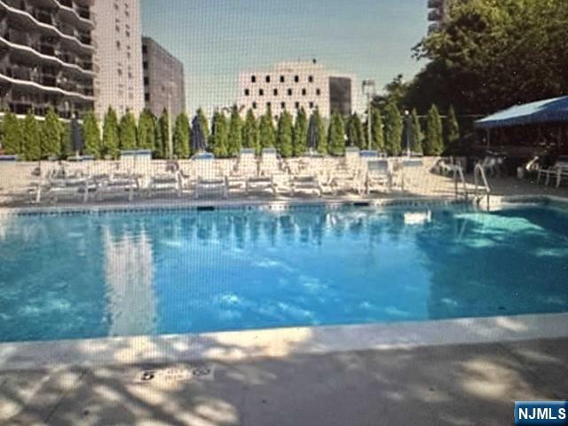 2077 Center Ave #3F, Fort Lee, NJ 07024
