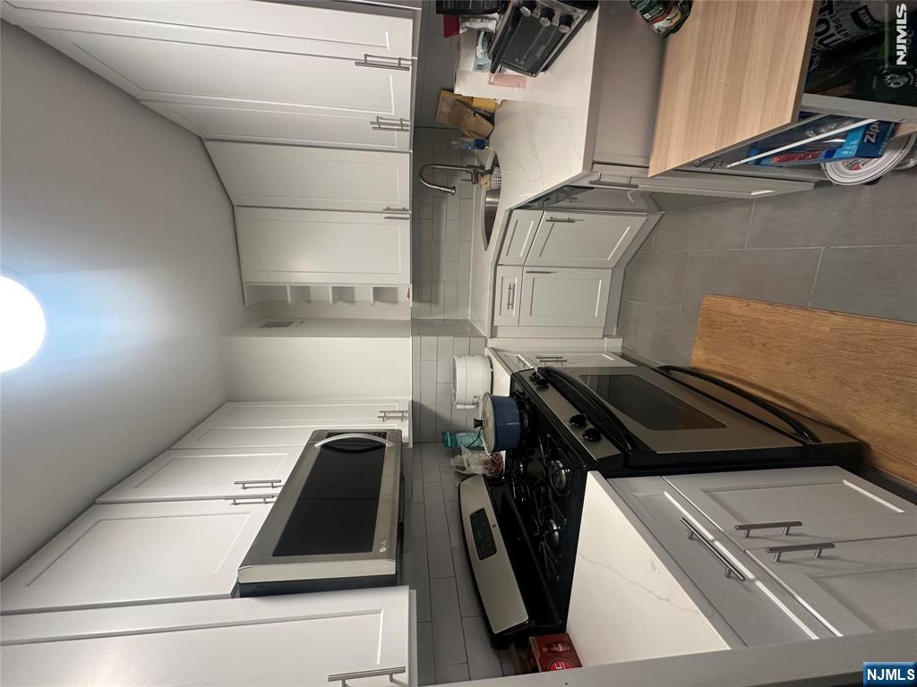 2077 Center Ave #3F, Fort Lee, NJ 07024