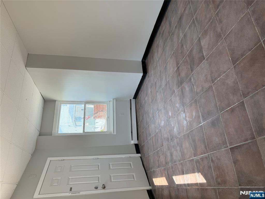 75 Lodi Street - Photo 1