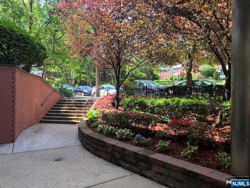 Photo 2 of Condominium at 2160 Center Ave #1G, Fort Lee, NJ 07024 | MLS# 25015692 |  | Sold on 2025-06-11