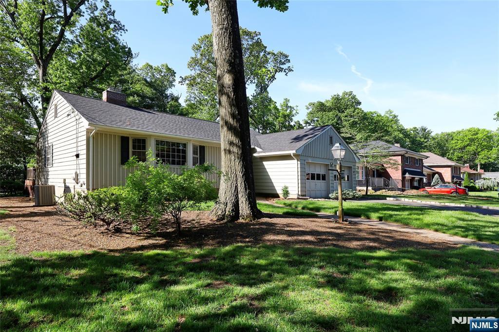 Homes for sale in Fair Lawn, NJ | 36-18 Hillside Ter, Fair Lawn, NJ 07410 | MLS# 25016172