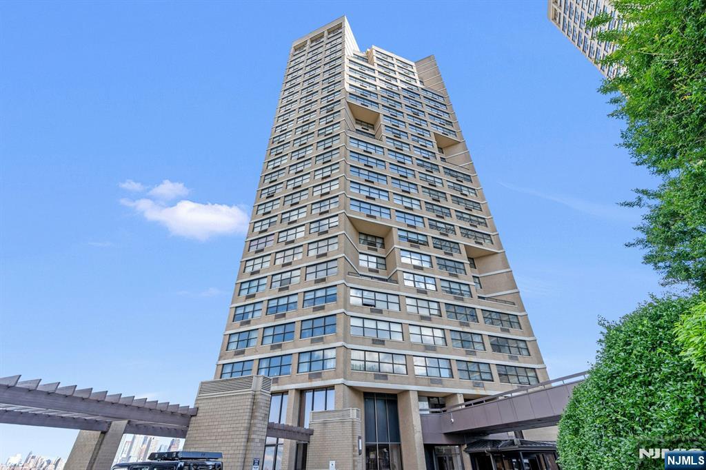 $329,900 Condo