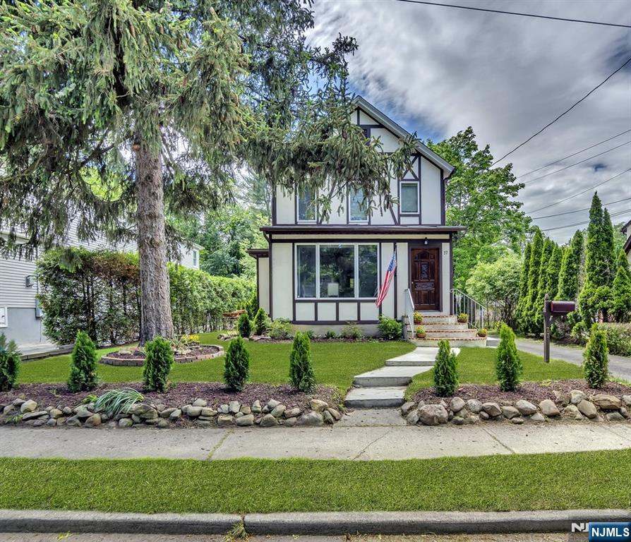 77 Myrtle Avenue - Photo 2