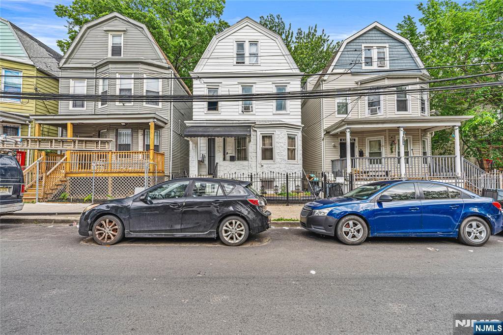 832 15th Street - Photo 2