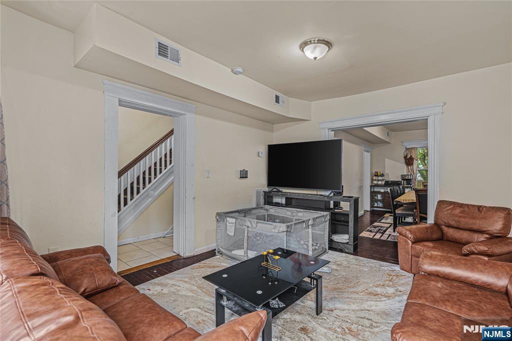 832 15th Street - Photo 4